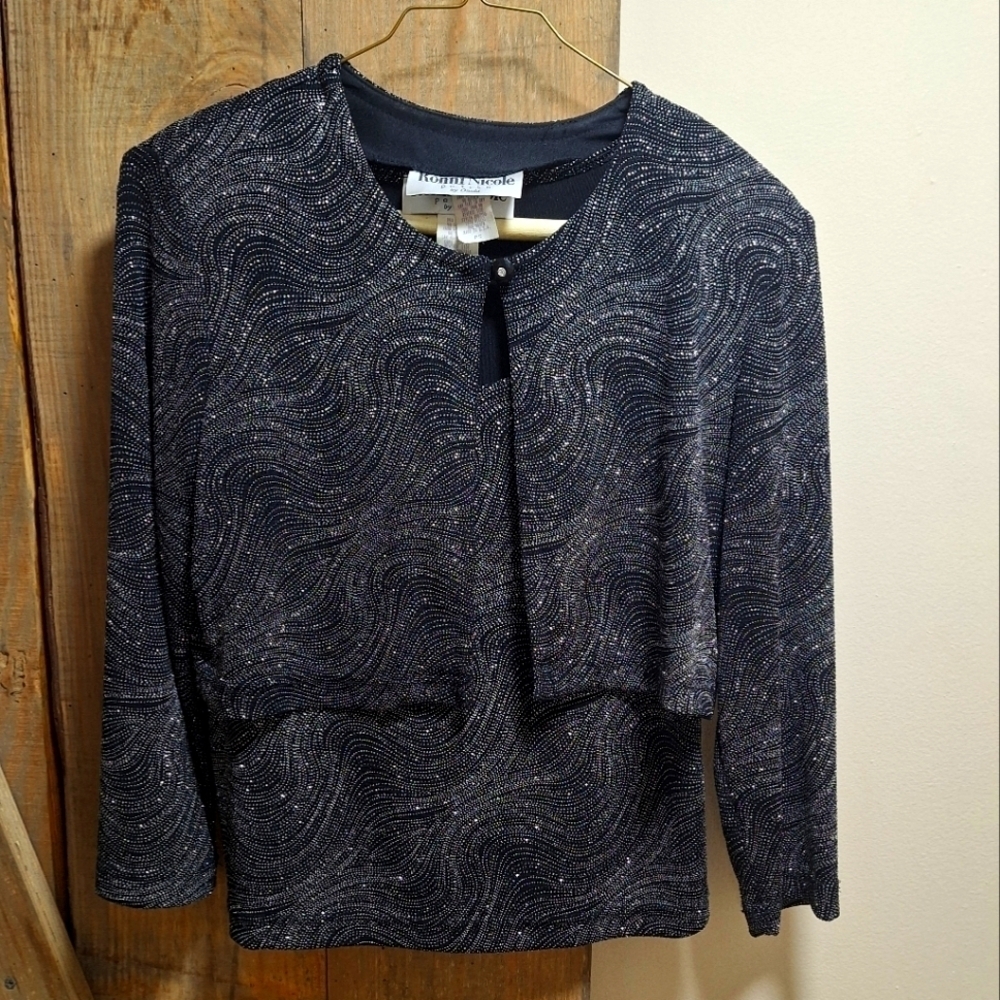 A vintage Ronni Nicole sleeveless top and Blazer set in a petite small. EUC.